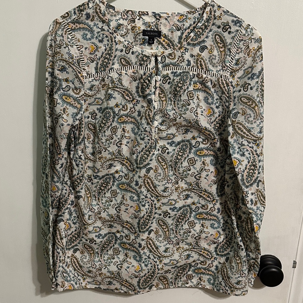 0078 Talbots Paisley Blouse‎ in Cream and Blue women’s size small